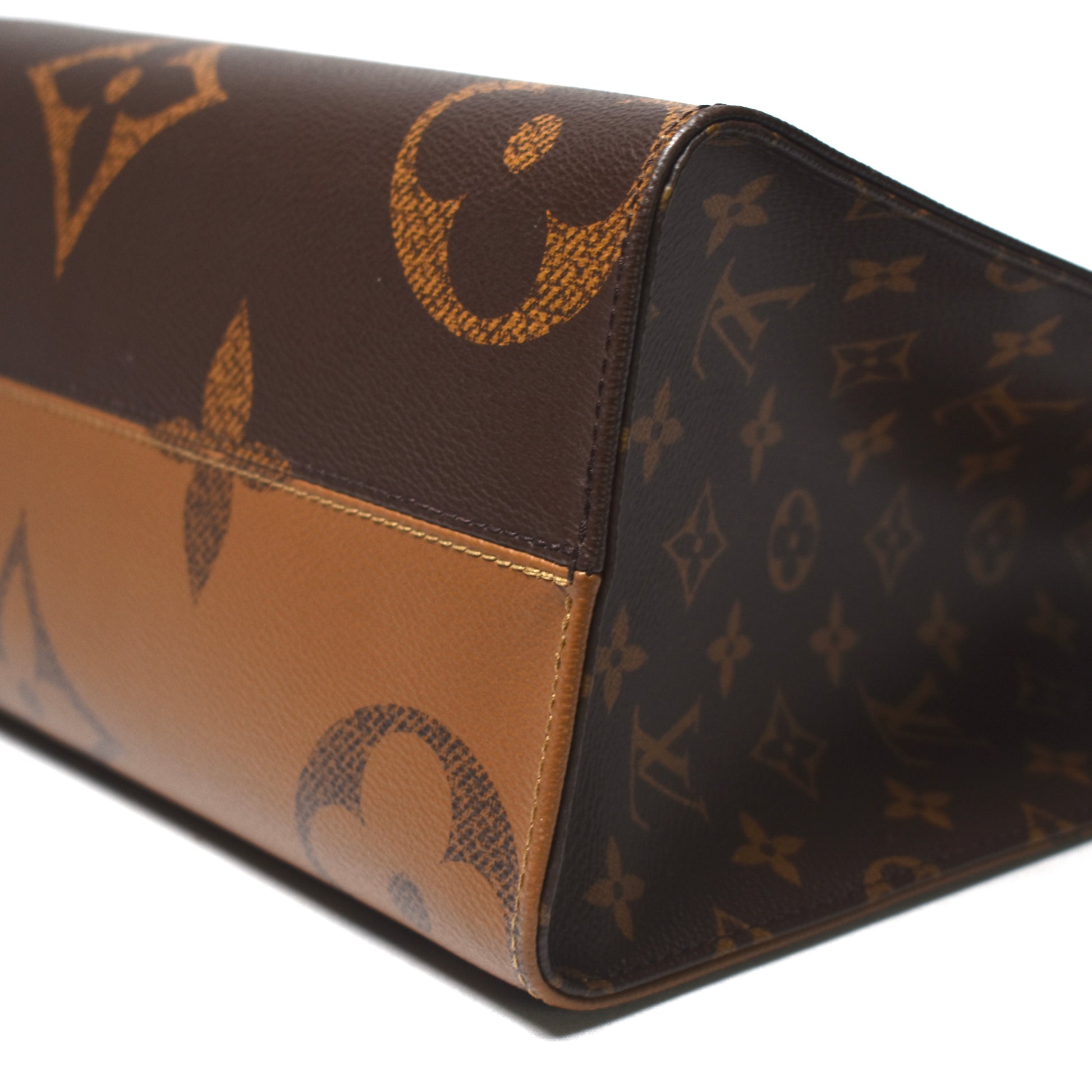 Louis Vuitton Reverse Monogram Canvas Gaint OntheGo MM Bag – Luxe Marché  India
