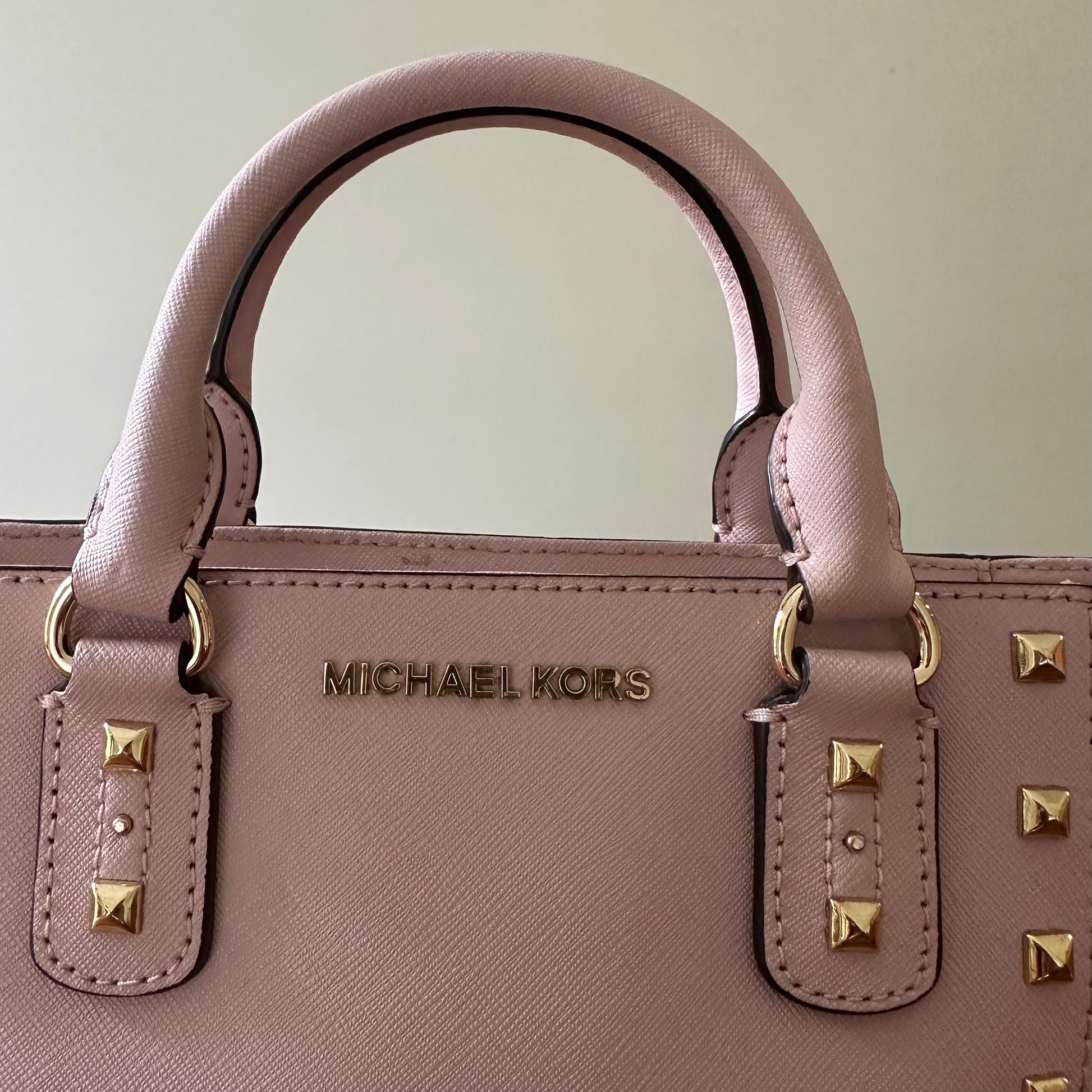 Michael Kors Authenticated Dillon Handbag